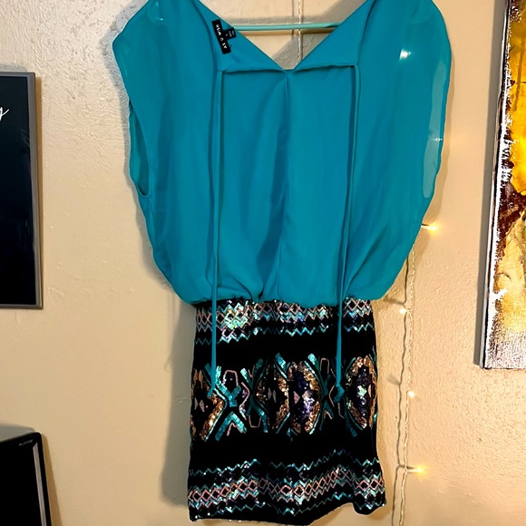 Fancy short skirt dress - Picture 2 of 2